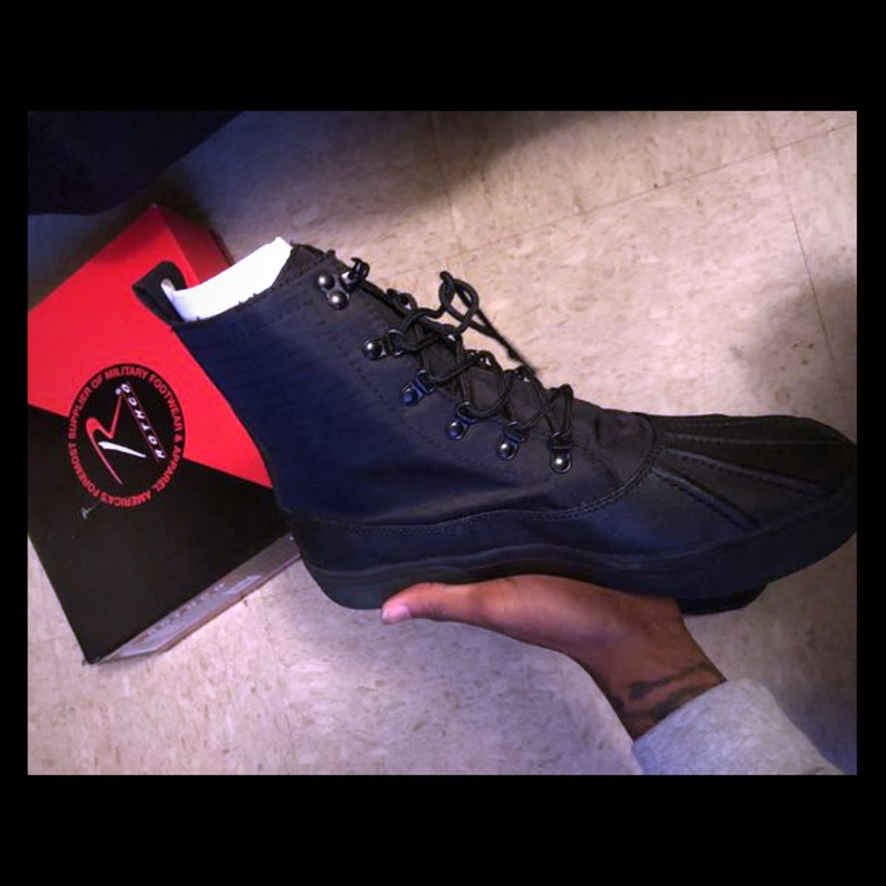 BLACK UO DUCK BOOTS